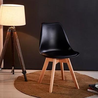 SILLA EAMES CON ASIENTO TAPISADO